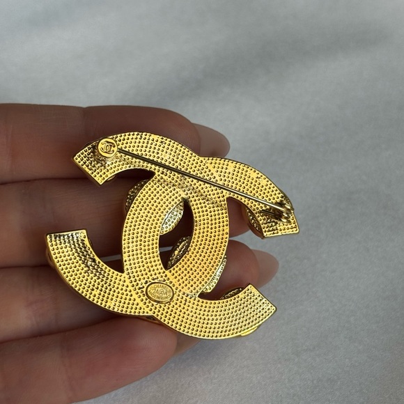 Elegant Designer Brooch with Jewel Tones - Picture 6 of 6